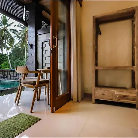 Harmony House R3 - Rice Field View, 2 Min Center - Shared Pool